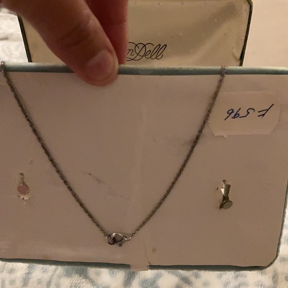 Van Dell 12KT Gold Filled necklace and earrings - Picture 8 of 11